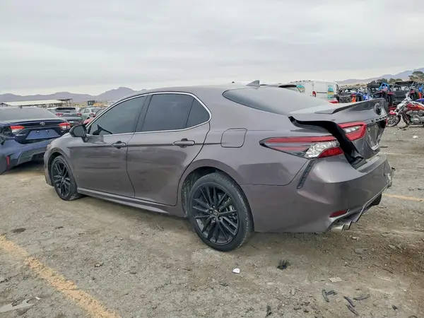 4T1K61AK8NU059550 2022 TOYOTA CAMRY - Image 2