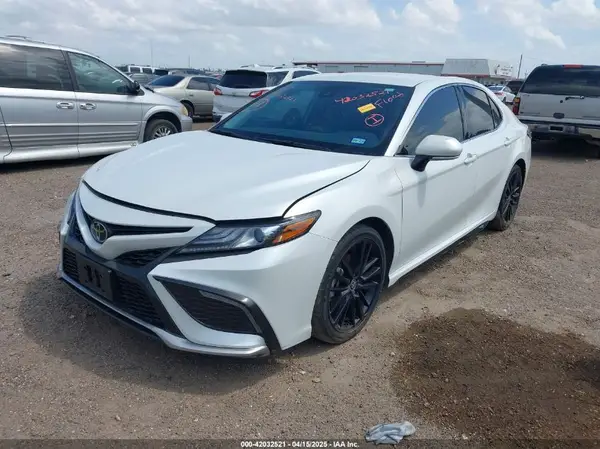4T1K61AK8NU060777 2022 TOYOTA CAMRY - Image 2