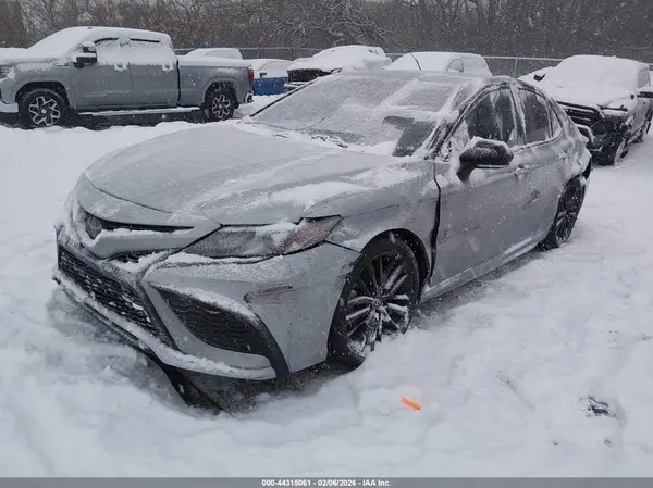4T1K61AK8NU061492 2022 TOYOTA CAMRY - Image 2