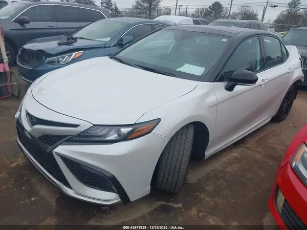 4T1K61AK8NU070709 2022 TOYOTA CAMRY - Image 2