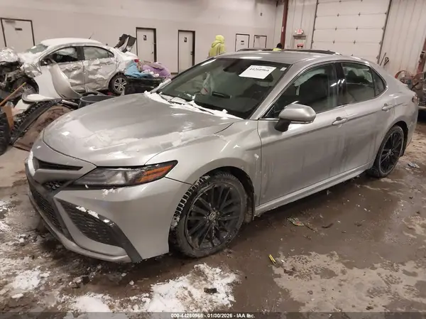4T1K61AK8NU699743 2022 TOYOTA CAMRY - Image 2