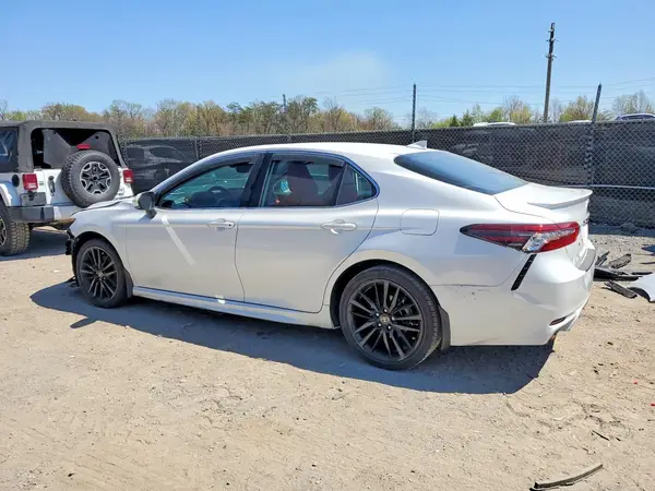 4T1K61AK8NU703273 2022 TOYOTA CAMRY - Image 2