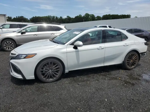 4T1K61AK8RU194145 2024 TOYOTA CAMRY - Image 1