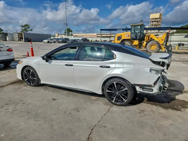 4T1K61AK9LU315479 2020 TOYOTA CAMRY - Image 2