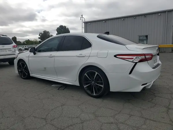 4T1K61AK9LU320567 2020 TOYOTA CAMRY - Image 2