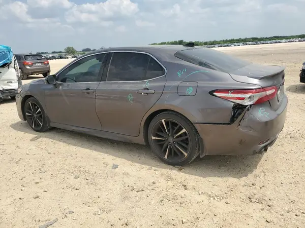 4T1K61AK9LU322562 2020 TOYOTA CAMRY - Image 2
