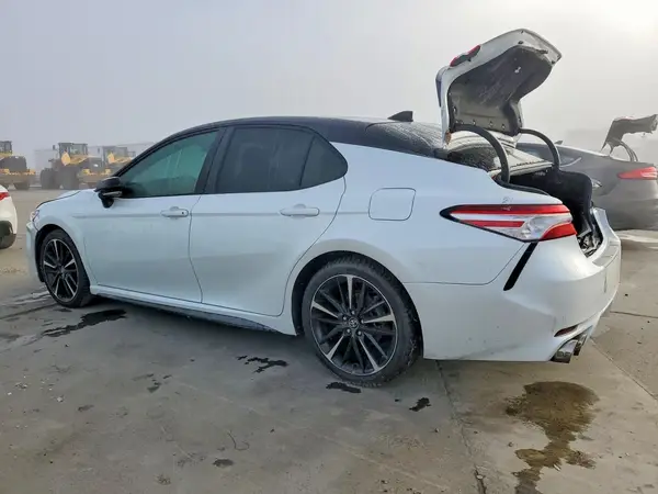 4T1K61AK9LU351673 2020 TOYOTA CAMRY - Image 2