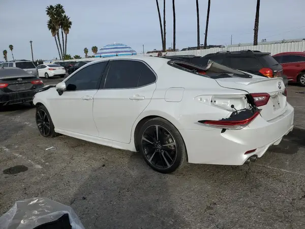 4T1K61AK9LU356596 2020 TOYOTA CAMRY - Image 2