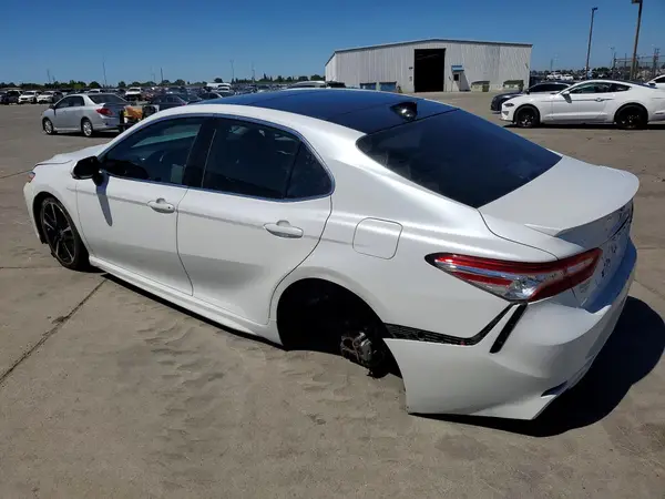 4T1K61AK9LU950377 2020 TOYOTA CAMRY - Image 2