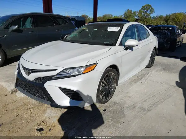 4T1K61AK9LU981984 2020 TOYOTA CAMRY - Image 2
