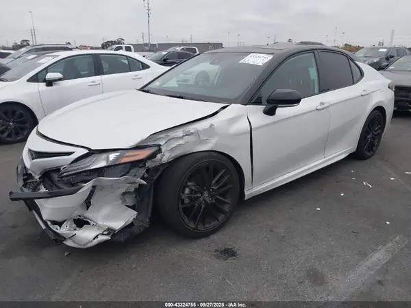 4T1K61AK9MU438975 2021 TOYOTA CAMRY - Image 2