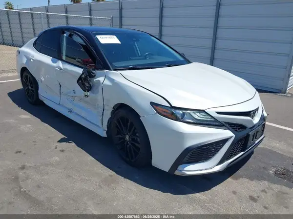 4T1K61AK9MU454030 2021 TOYOTA CAMRY - Image 1