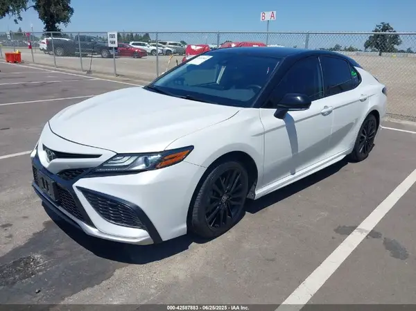 4T1K61AK9MU454030 2021 TOYOTA CAMRY - Image 2