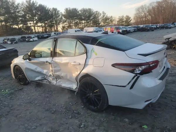 4T1K61AK9MU490543 2021 TOYOTA CAMRY - Image 2