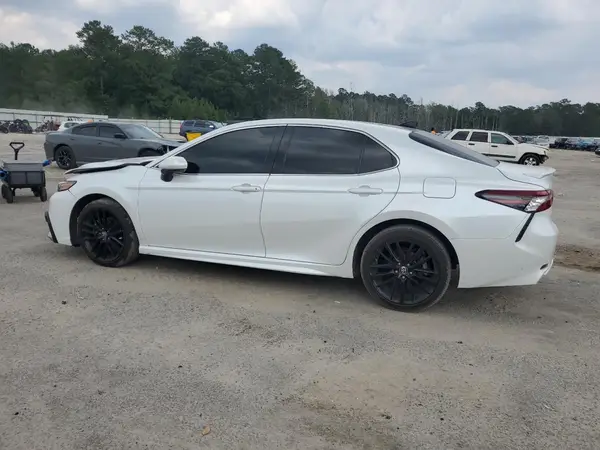 4T1K61AK9MU549123 2021 TOYOTA CAMRY - Image 2