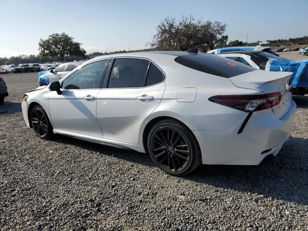 4T1K61AK9MU599892 2021 TOYOTA CAMRY - Image 2