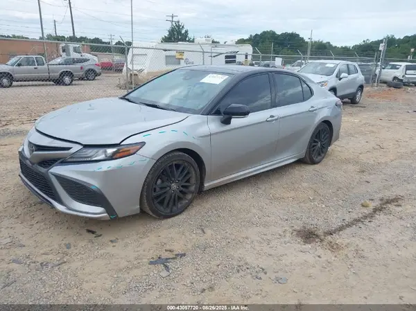4T1K61AK9NU010423 2022 TOYOTA CAMRY - Image 2