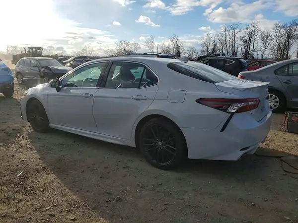 4T1K61AK9NU015413 2022 TOYOTA CAMRY - Image 2