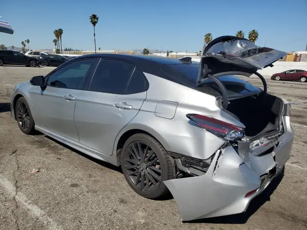 4T1K61AK9NU017906 2022 TOYOTA CAMRY - Image 2