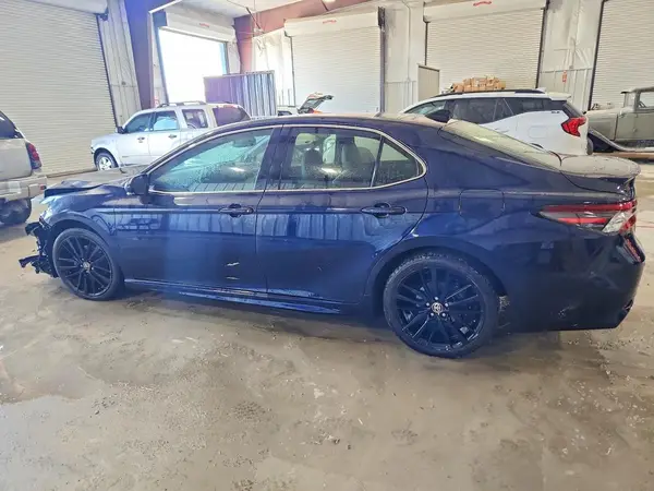 4T1K61AK9NU018506 2022 TOYOTA CAMRY - Image 2