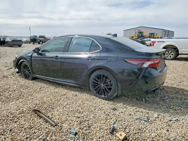 4T1K61AK9NU018621 2022 TOYOTA CAMRY - Image 2