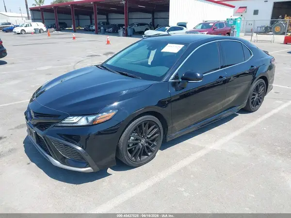 4T1K61AK9NU019400 2022 TOYOTA CAMRY - Image 2