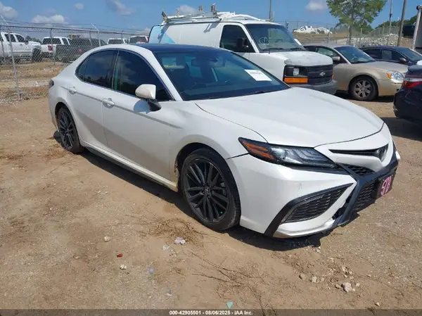 4T1K61AK9NU023768 2022 TOYOTA CAMRY - Image 1