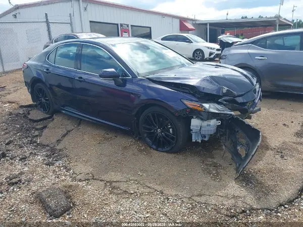 4T1K61AK9NU030008 2022 TOYOTA CAMRY - Image 1