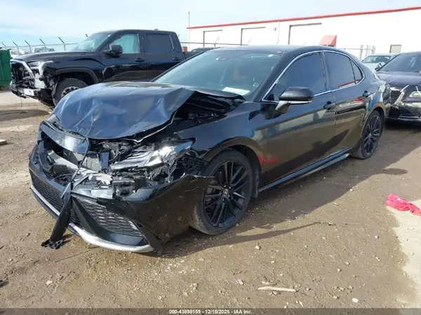 4T1K61AK9NU032714 2022 TOYOTA CAMRY - Image 2