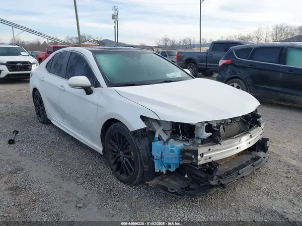 4T1K61AK9NU033992 2022 TOYOTA CAMRY - Image 1
