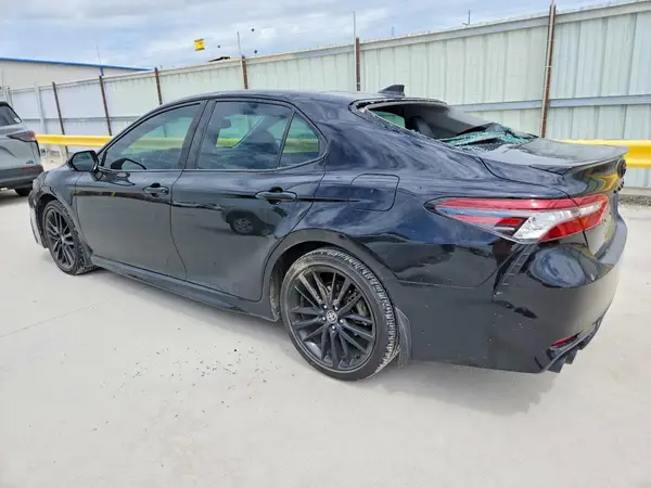 4T1K61AK9NU034768 2022 TOYOTA CAMRY - Image 2