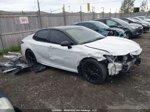 4T1K61AK9NU061632 2022 TOYOTA CAMRY - Image 1