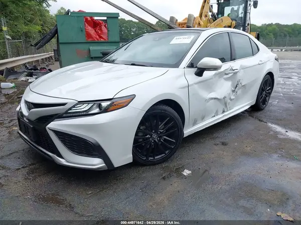 4T1K61AK9NU074607 2022 TOYOTA CAMRY - Image 2