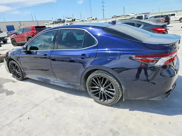4T1K61AK9NU076714 2022 TOYOTA CAMRY - Image 2