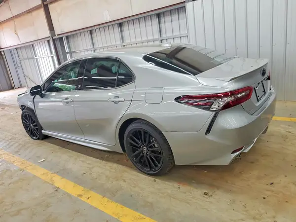 4T1K61AK9NU706165 2022 TOYOTA CAMRY - Image 2