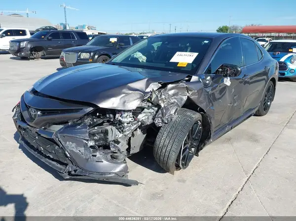 4T1K61AK9NU718638 2022 TOYOTA CAMRY - Image 2