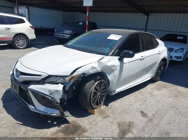 4T1K61AK9RU228979 2024 TOYOTA CAMRY - Image 2