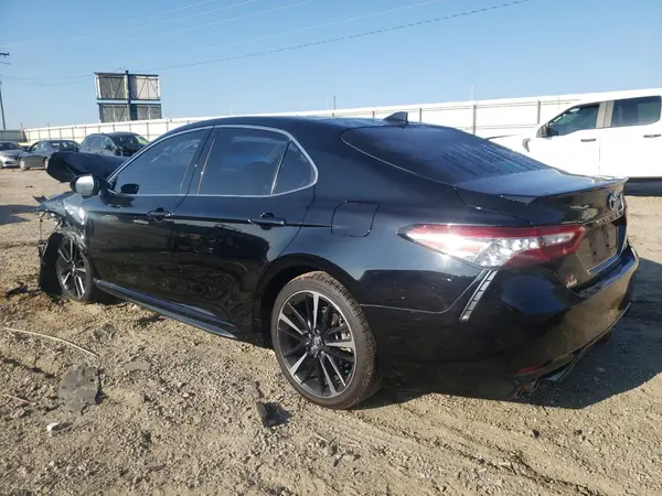 4T1K61AKXLU321565 2020 TOYOTA CAMRY - Image 2