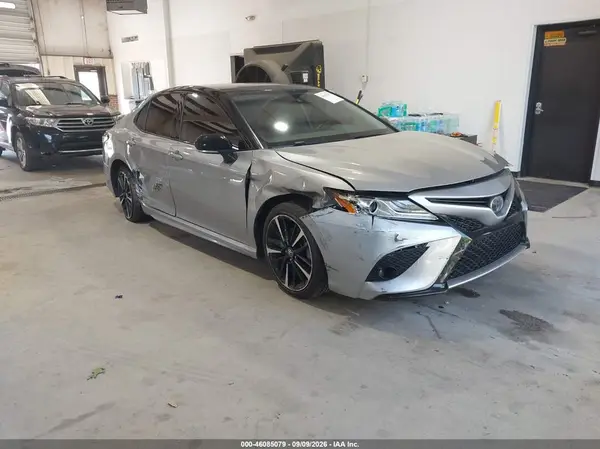 4T1K61AKXLU327494 2020 TOYOTA CAMRY - Image 1