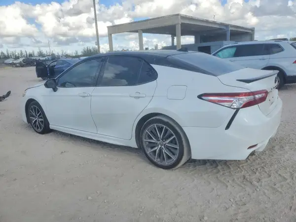 4T1K61AKXLU342562 2020 TOYOTA CAMRY - Image 2