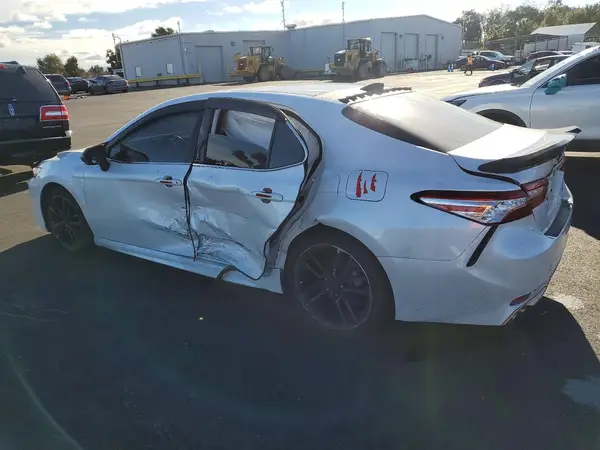 4T1K61AKXLU922667 2020 TOYOTA CAMRY - Image 2