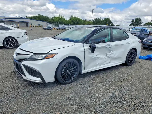 4T1K61AKXMU465702 2021 TOYOTA CAMRY - Image 1