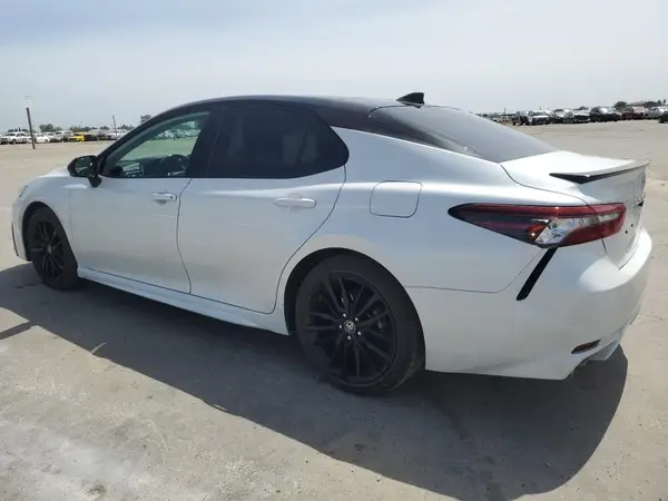 4T1K61AKXMU482628 2021 TOYOTA CAMRY - Image 2