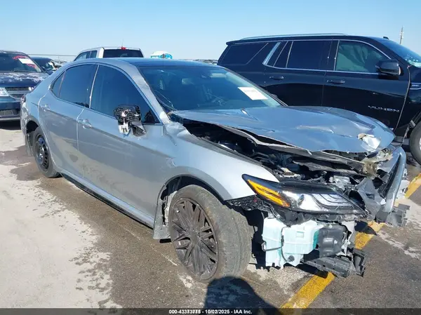 4T1K61AKXMU516616 2021 TOYOTA CAMRY - Image 1