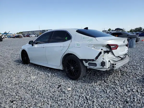 4T1K61AKXMU524098 2021 TOYOTA CAMRY - Image 2