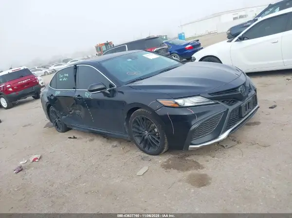 4T1K61AKXMU575746 2021 TOYOTA CAMRY - Image 1