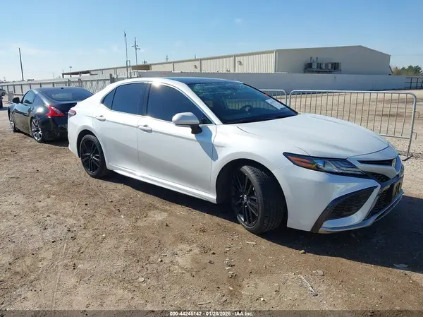 4T1K61AKXMU593485 2021 TOYOTA CAMRY - Image 1