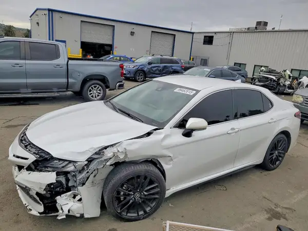 4T1K61AKXMU615985 2021 TOYOTA CAMRY - Image 1