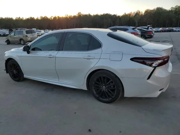 4T1K61AKXNU002282 2022 TOYOTA CAMRY - Image 2