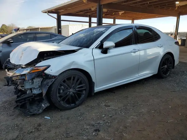 4T1K61AKXNU008230 2022 TOYOTA CAMRY - Image 1